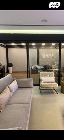 גג/ פנטהאוז, אודם 1, צמרות המושבה, באר יעקב