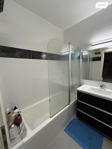 דירה, יצחק מוסאל, ראשונים, ראשון לציון