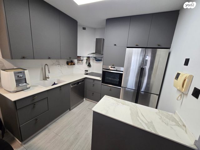 דירה, קרית הפרחים - 2005, רעננה