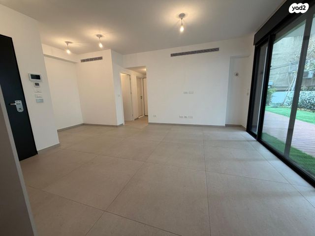 דירת גן, פנקס, הצפון החדש - כיכר המדינה, תל אביב יפו