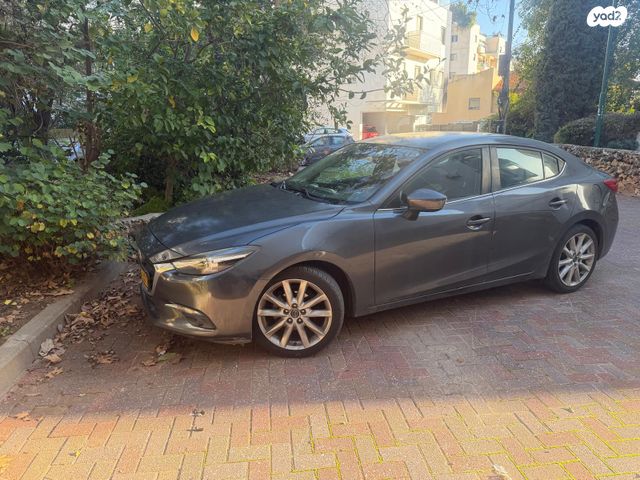 מודעת רכב מאזדה 3