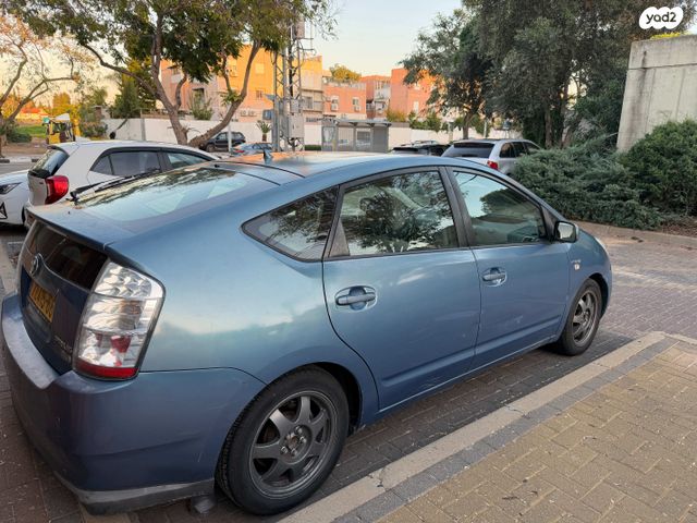 מודעת רכב טויוטה פריוס