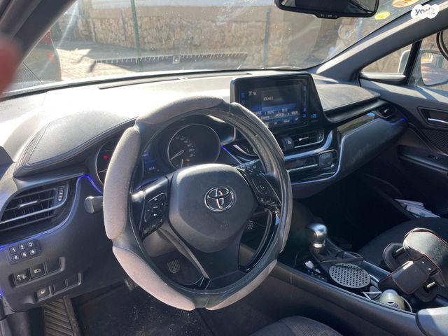 טויוטה C-HR