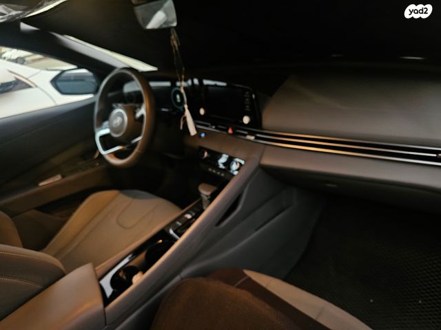 יונדאי אלנטרה