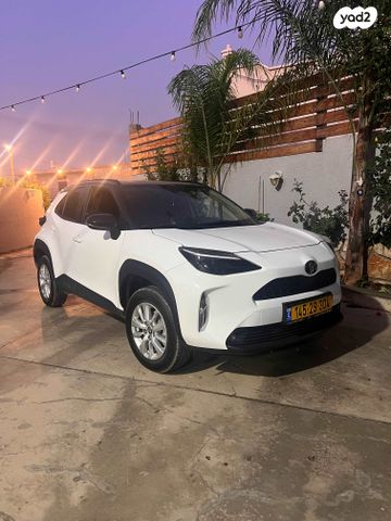 מודעת רכב טויוטה יאריס קרוס