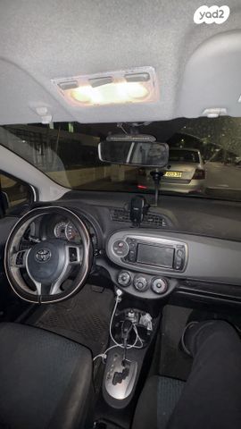 טויוטה יאריס