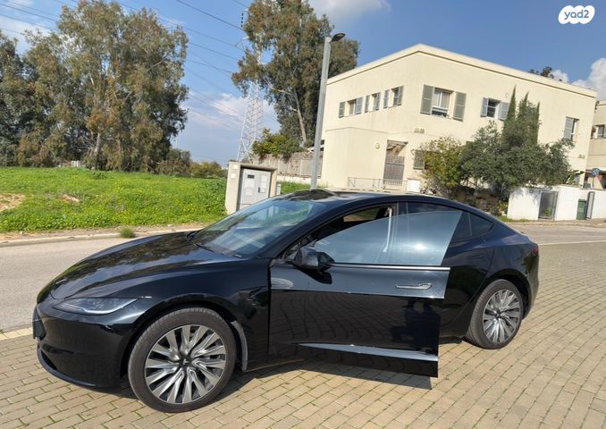 טסלה מודל 3