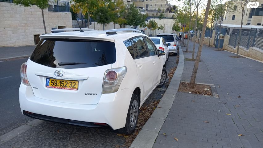 מודעת רכב טויוטה ורסו