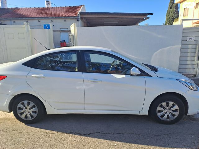 יונדאי אקסנט i25