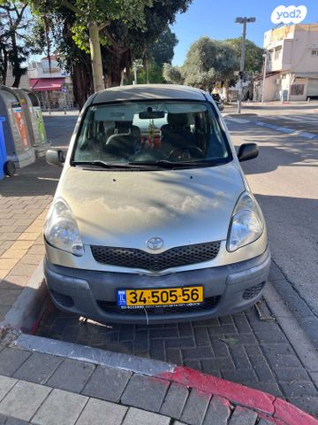 טויוטה יאריס