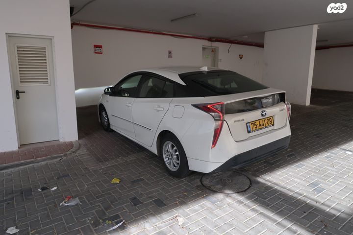 טויוטה פריוס