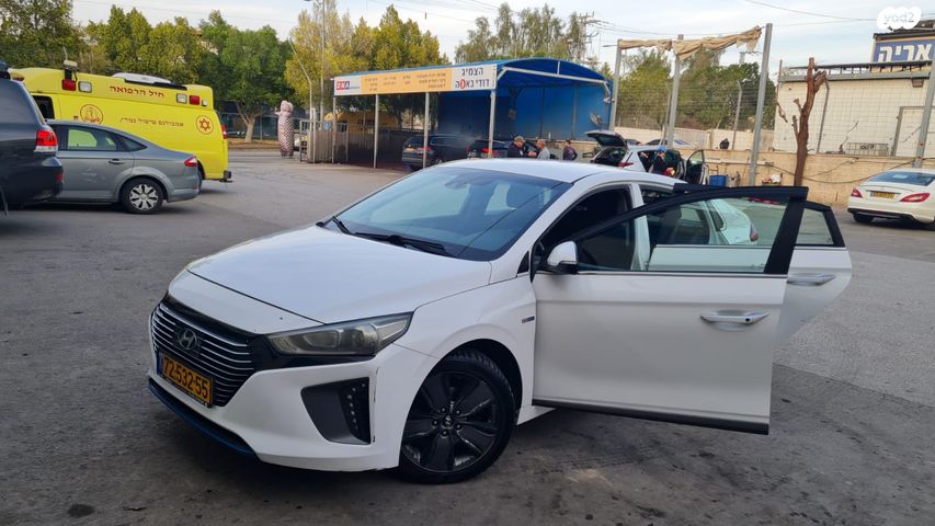 יונדאי איוניק