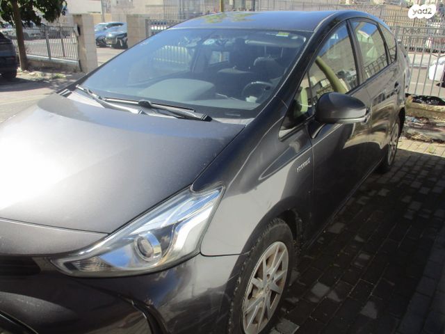 טויוטה פריוס פלוס