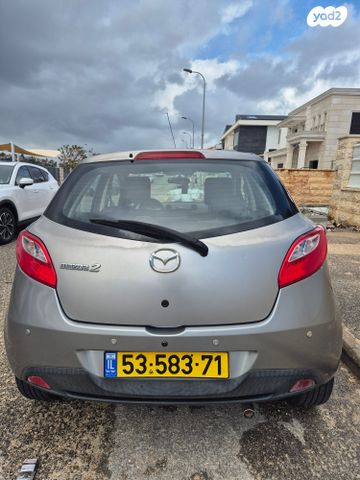 מודעת רכב מאזדה 2