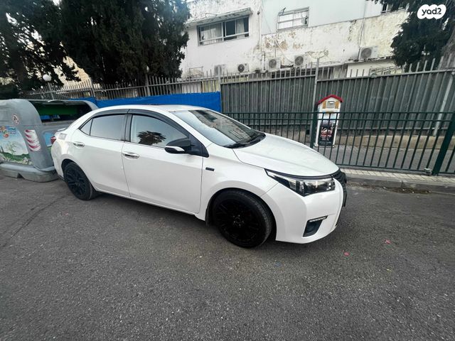 טויוטה קורולה