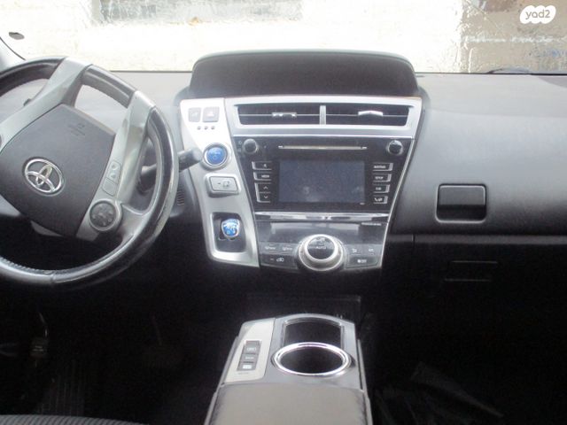 טויוטה פריוס פלוס