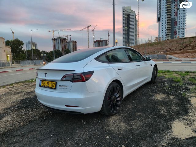 טסלה מודל 3