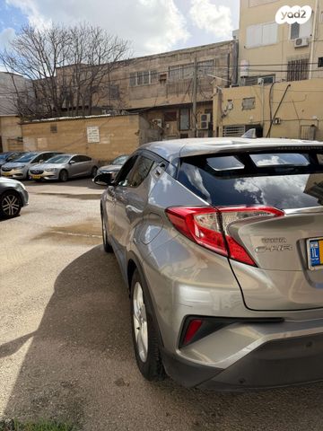 טויוטה C-HR
