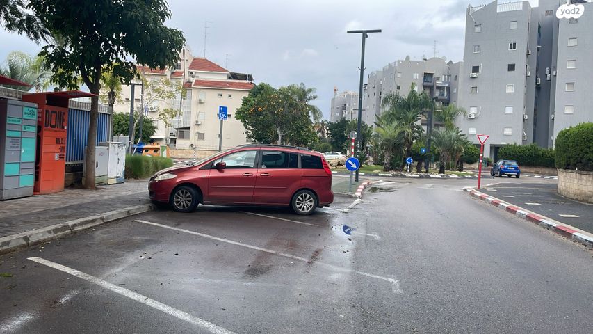 מודעת רכב מאזדה 5