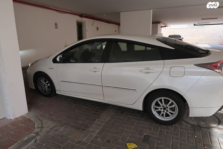 מודעת רכב טויוטה פריוס