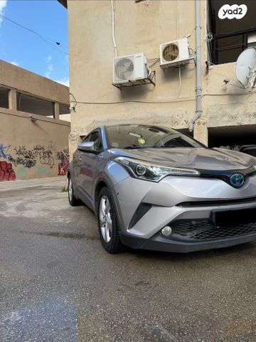 מודעת רכב טויוטה C-HR