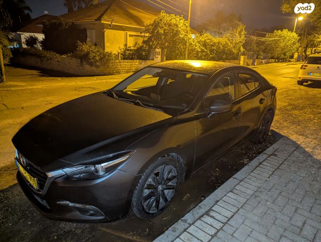 מודעת רכב מאזדה 3