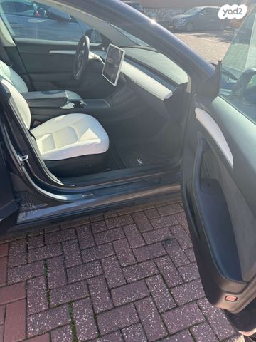 טסלה מודל 3