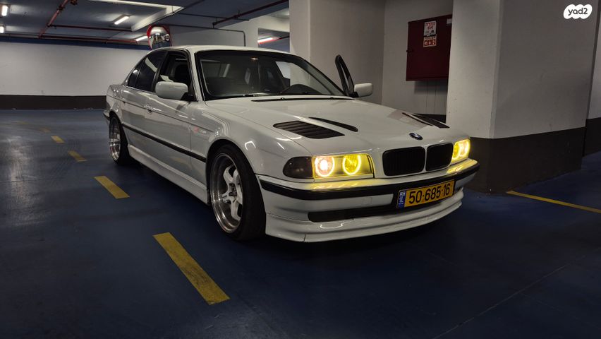 מודעת רכב ב מ וו סדרה 7