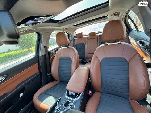 מודעת רכב אלפא רומיאו ג'וליה