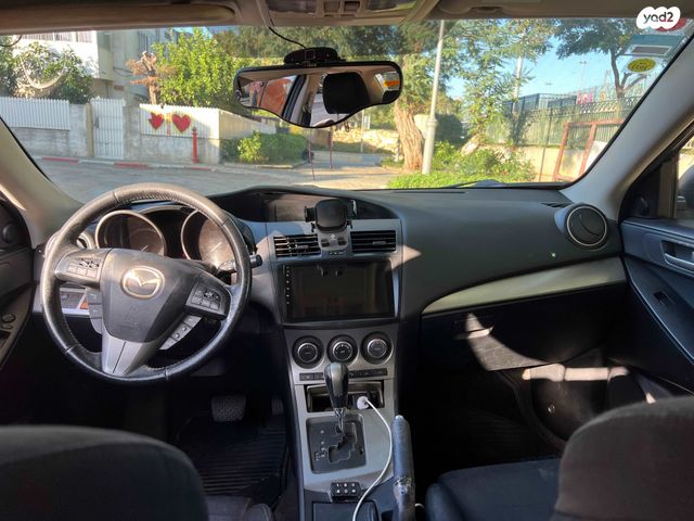 מודעת רכב מאזדה 3