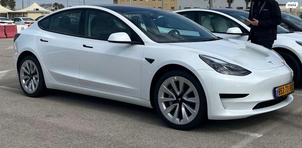 מודעת רכב טסלה מודל 3