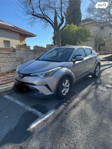 מודעת רכב טויוטה C-HR