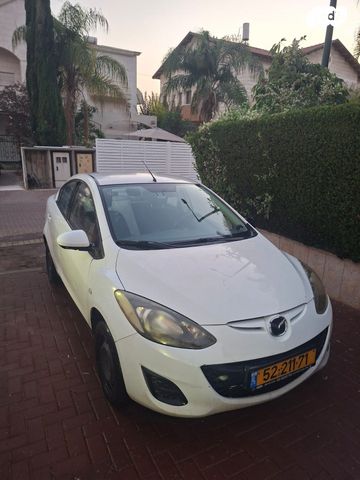 מודעת רכב מאזדה 2