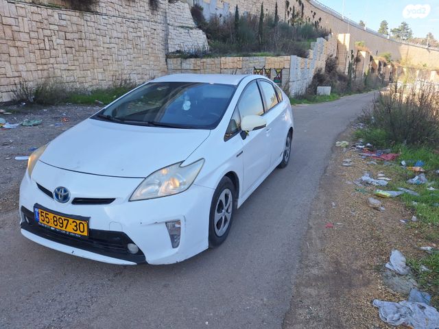 טויוטה פריוס