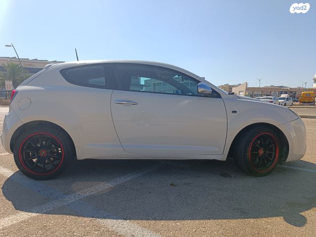 מודעת רכב אלפא רומיאו מיטו