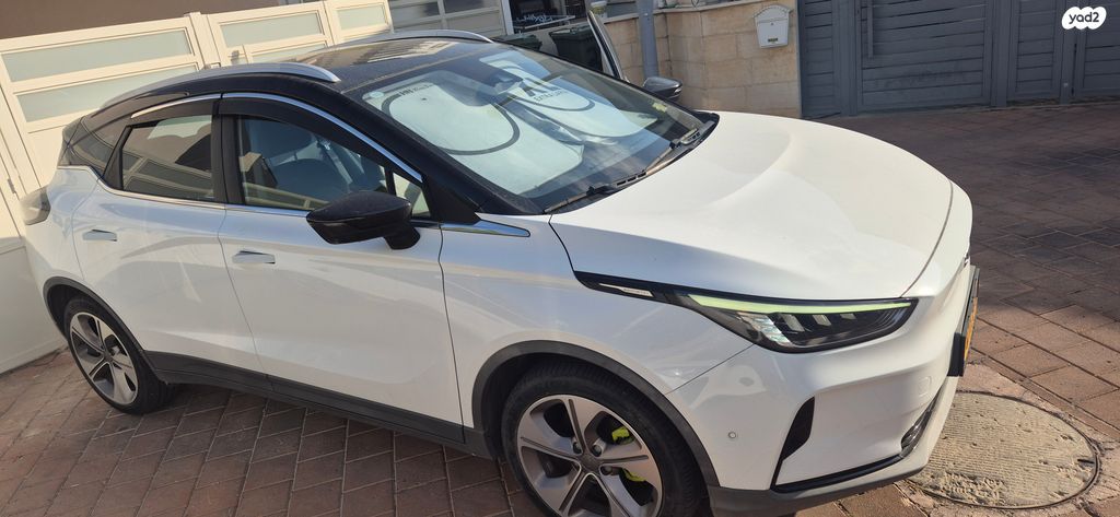 מודעת רכב ג׳ילי Geometry C