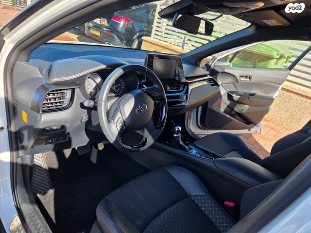 טויוטה C-HR