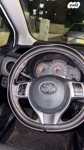 טויוטה יאריס