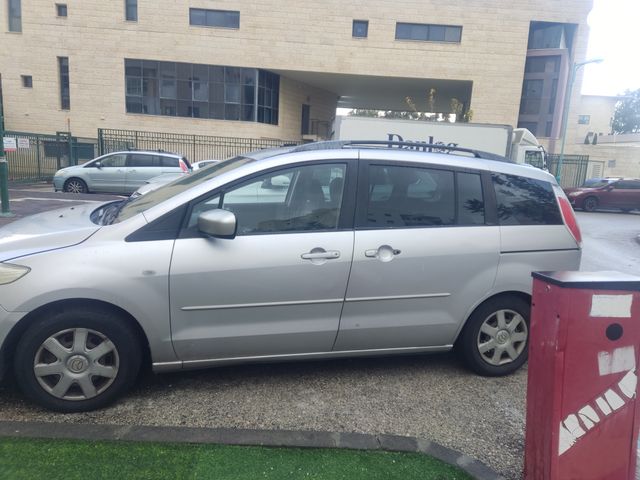 מודעת רכב מאזדה 5