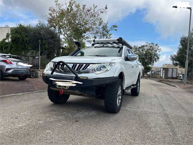 מיצובישי טרייטון / L200