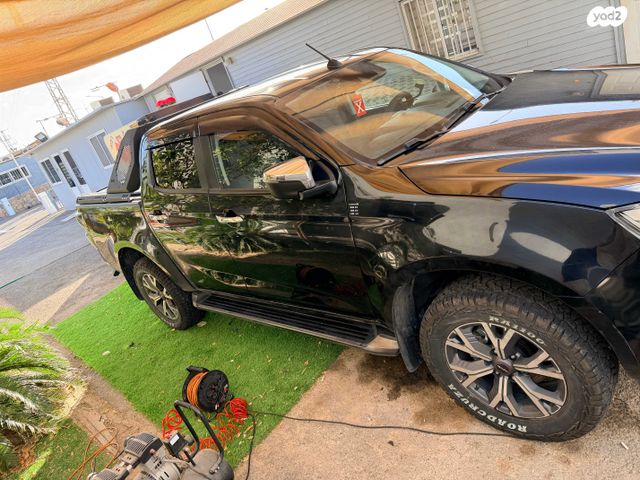 איסוזו די-מקס