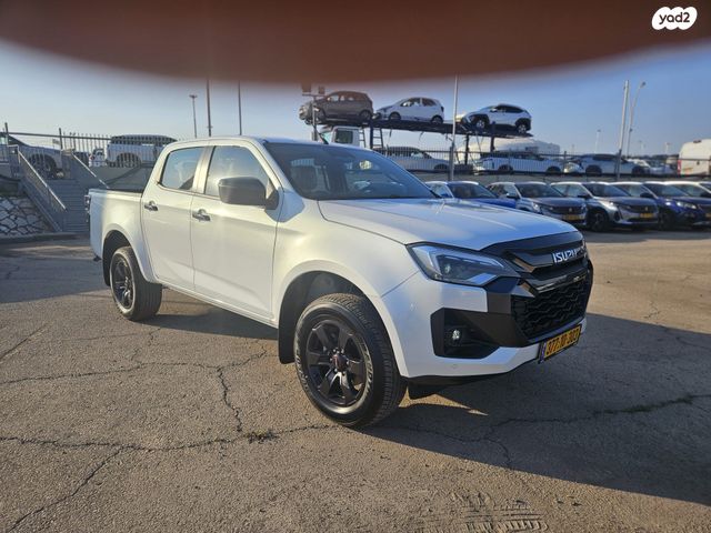 איסוזו די-מקס