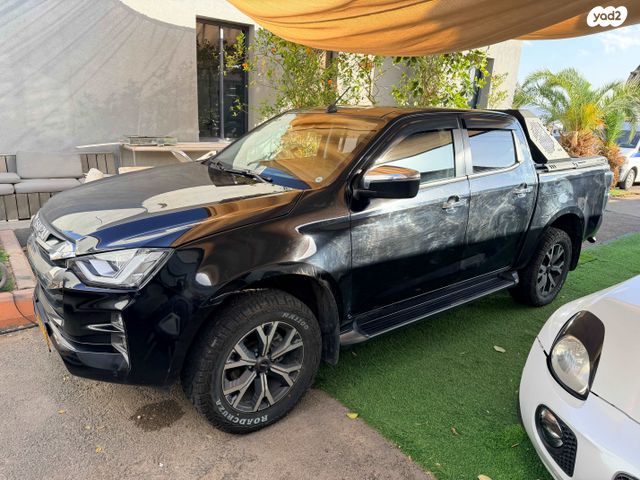 איסוזו די-מקס