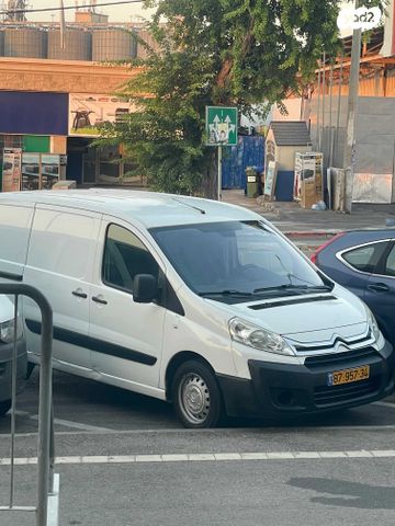 מודעת רכב סיטרואן ג'אמפי