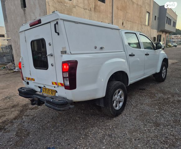 איסוזו די-מקס