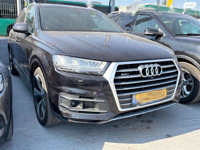 מודעת רכב אאודי Q7