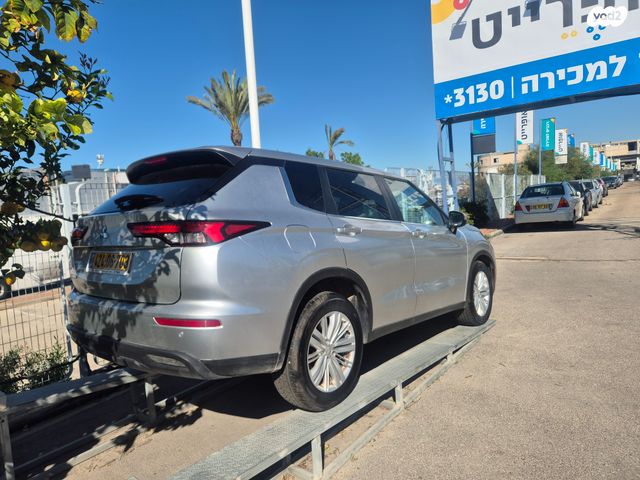 מיצובישי אאוטלנדר