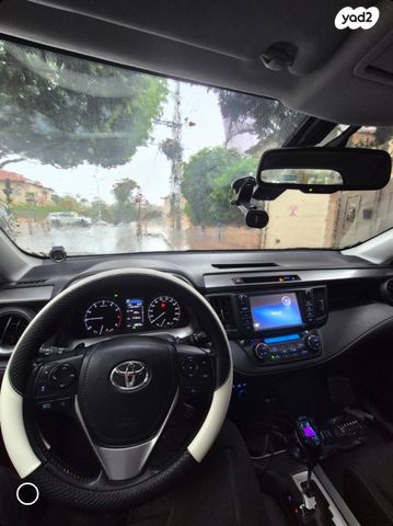 מודעת רכב טויוטה RAV4