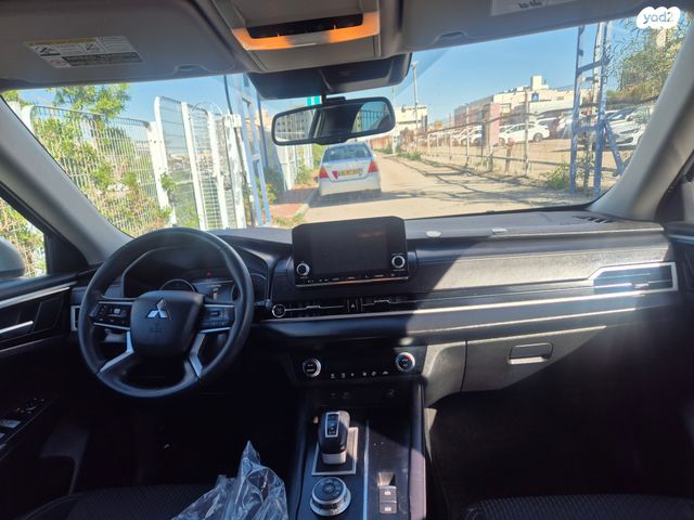 מיצובישי אאוטלנדר