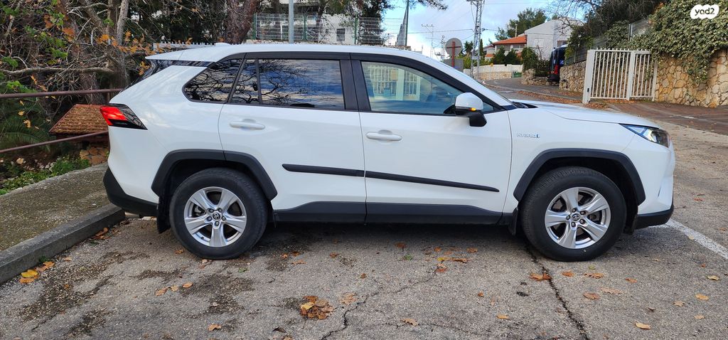 טויוטה RAV4